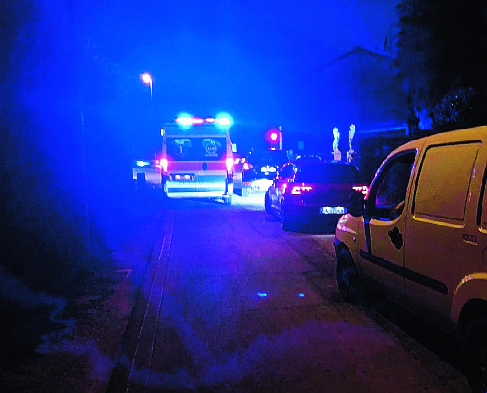 Muore travolto da un'auto dopo un tamponamento in scooter