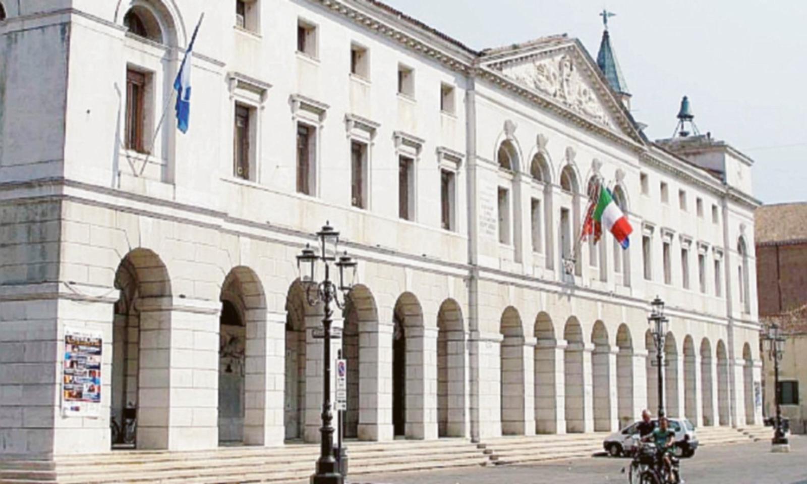 Una poltrona per sei candidati