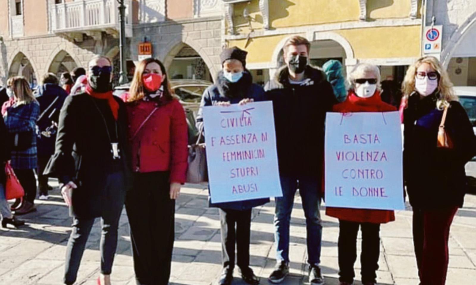 &ldquo;Se ti manipola, non &egrave; amore&rdquo;