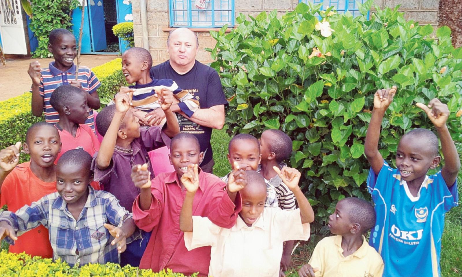 Il comico &ldquo;gentile&rdquo;  raccoglie fondi per il Kenya