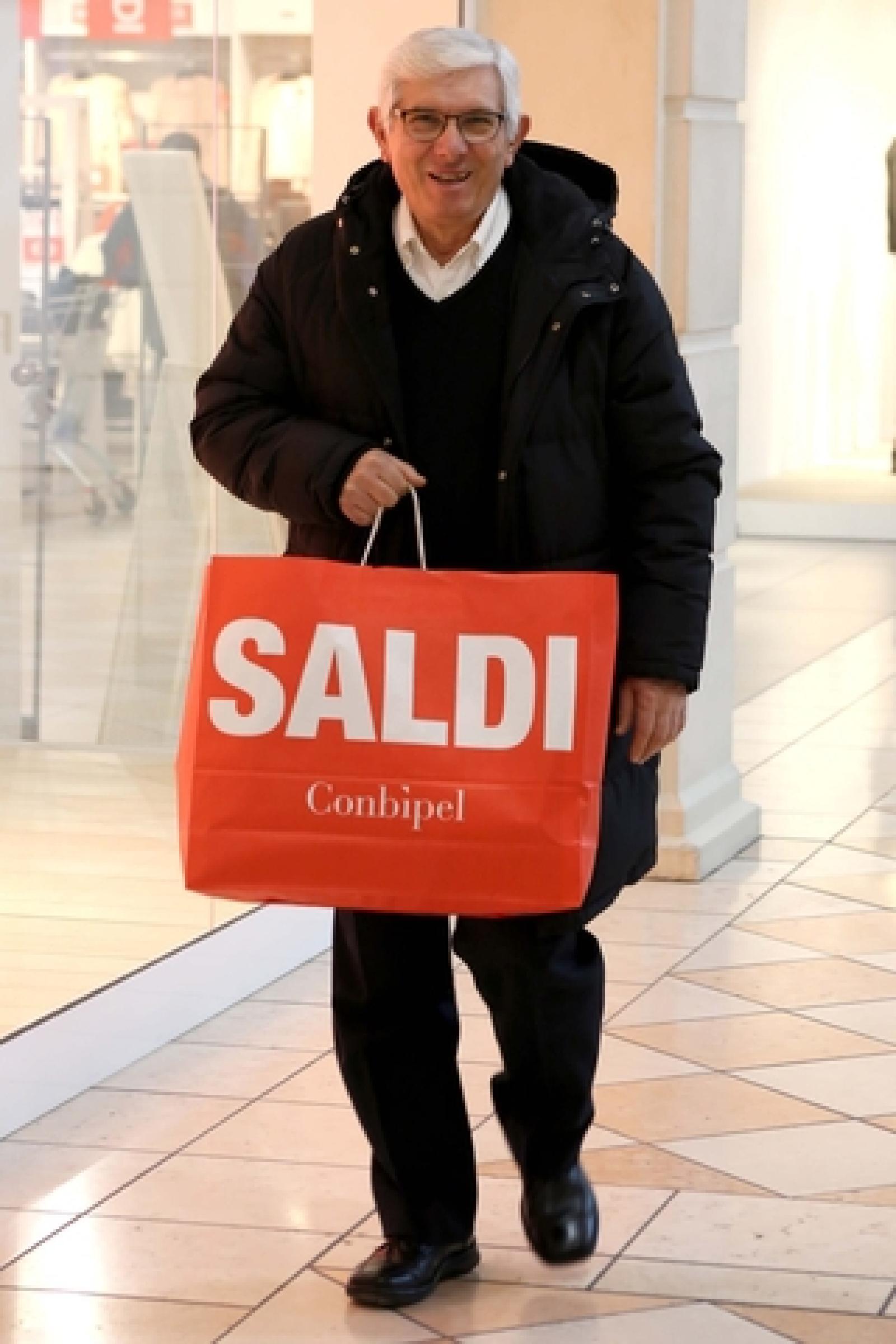 Saldi al via: la caccia all&rsquo;affare vale 6 miliardi