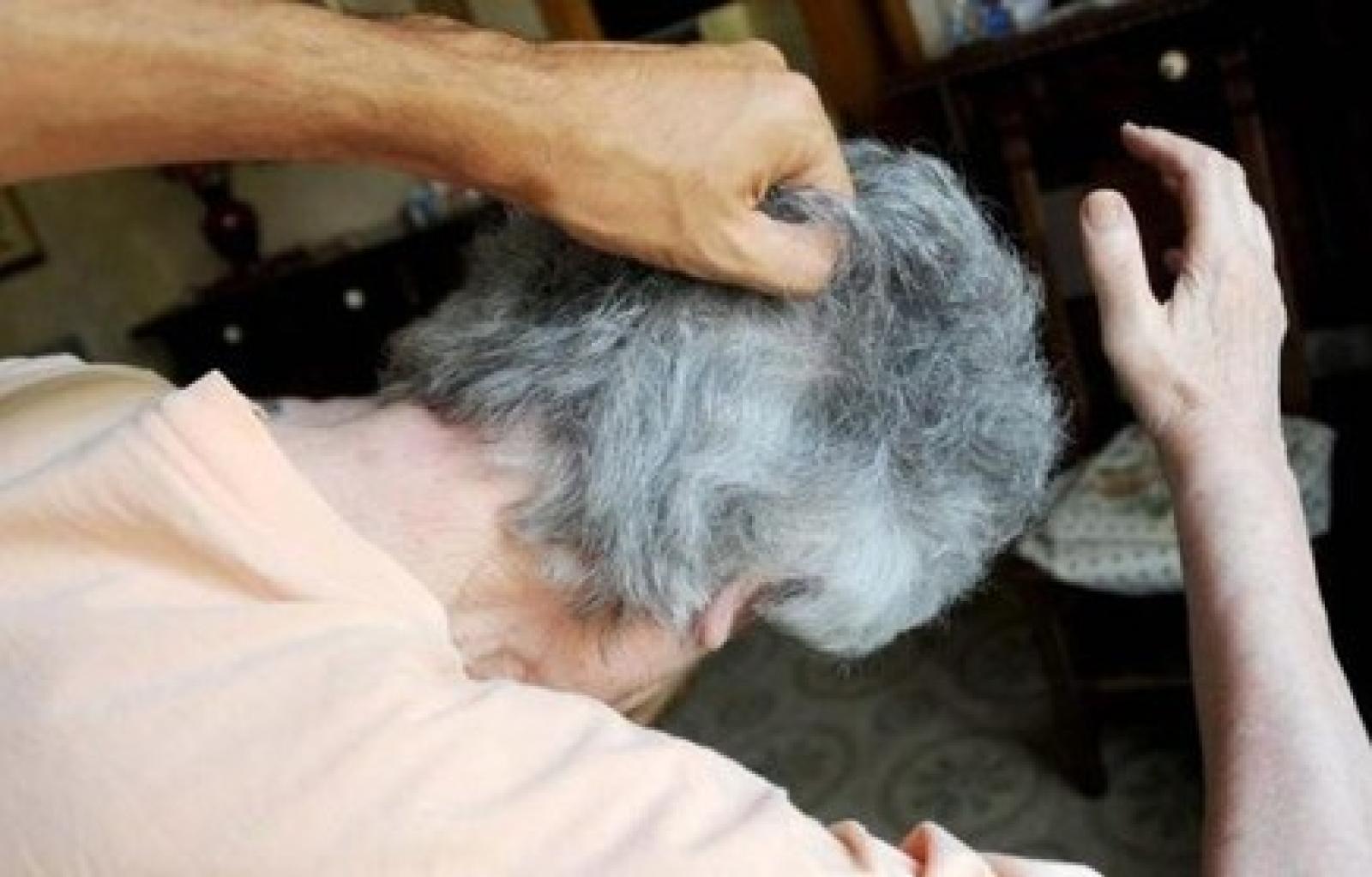 Non potr&agrave; pi&ugrave; avvicinarsi alla madre