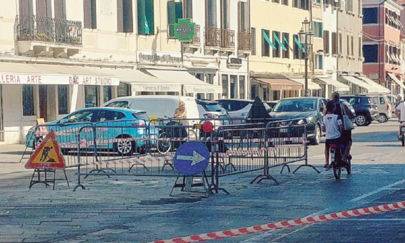 Via &ldquo;le toppe&rdquo; da Corso del Popolo