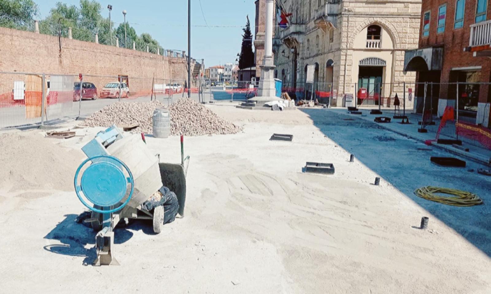 La piazzetta svela il nuovo look