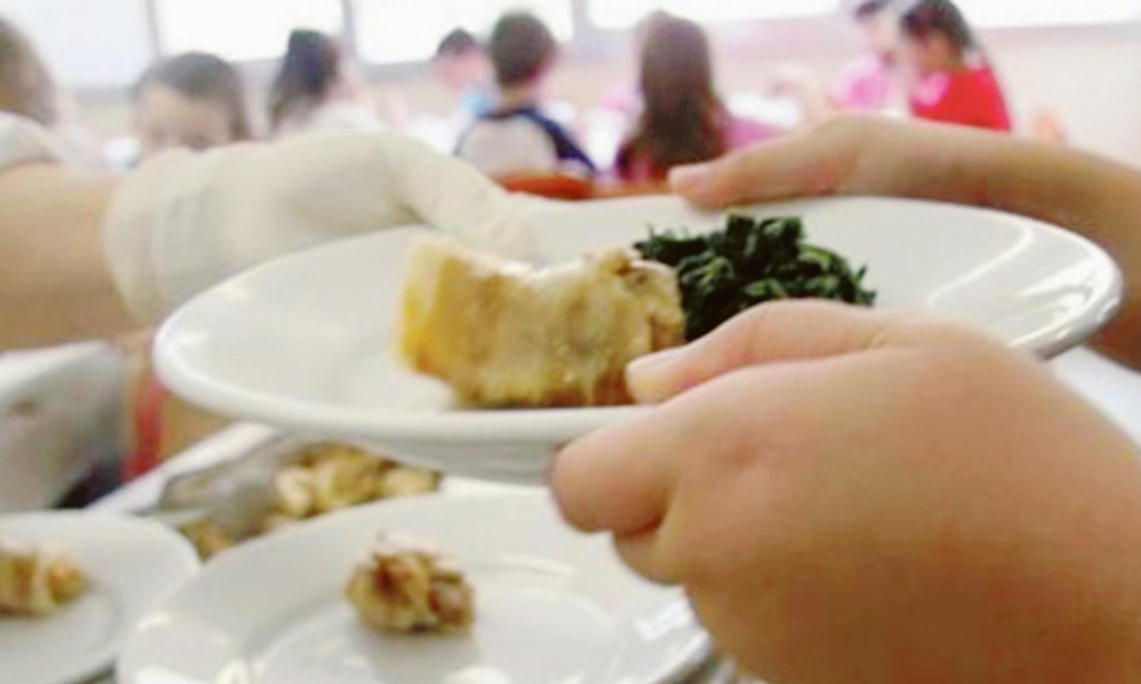 Mensa avvelenata dalle polemiche