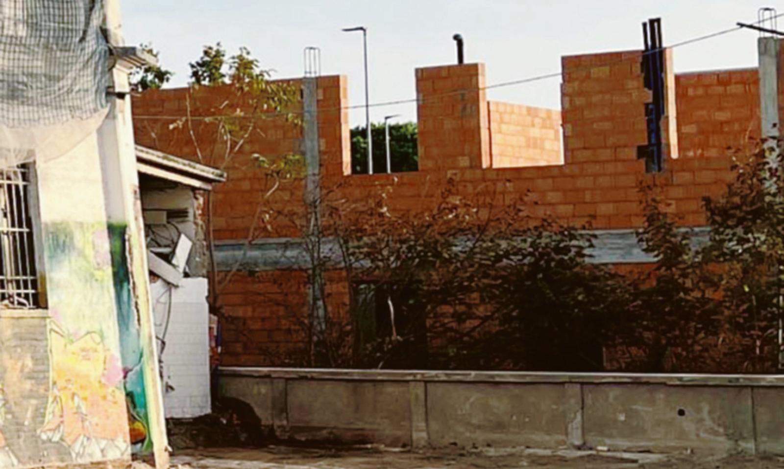 Ex centro sociale raso al suolo