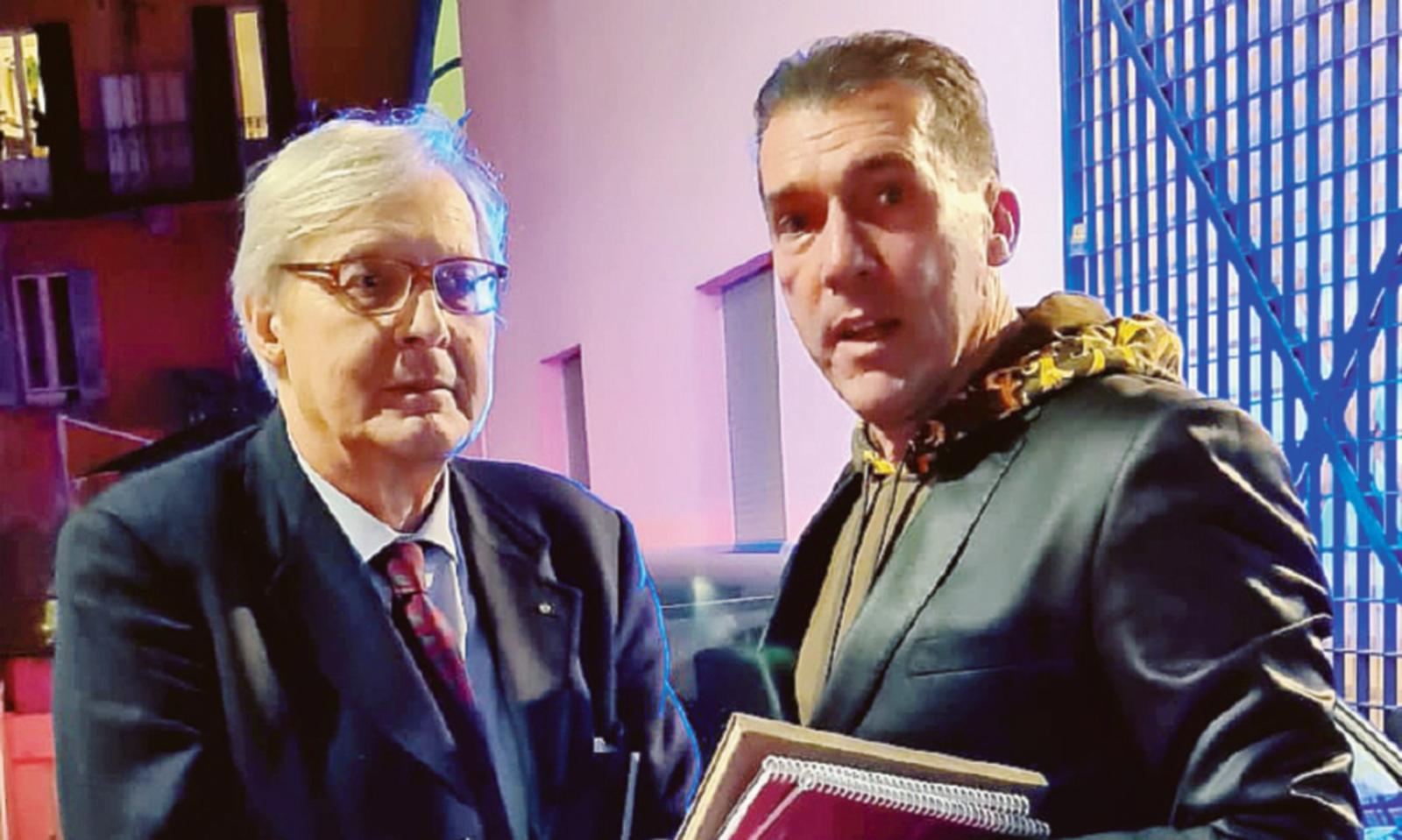 L&rsquo;artista-infermiere espone per Vittorio Sgarbi