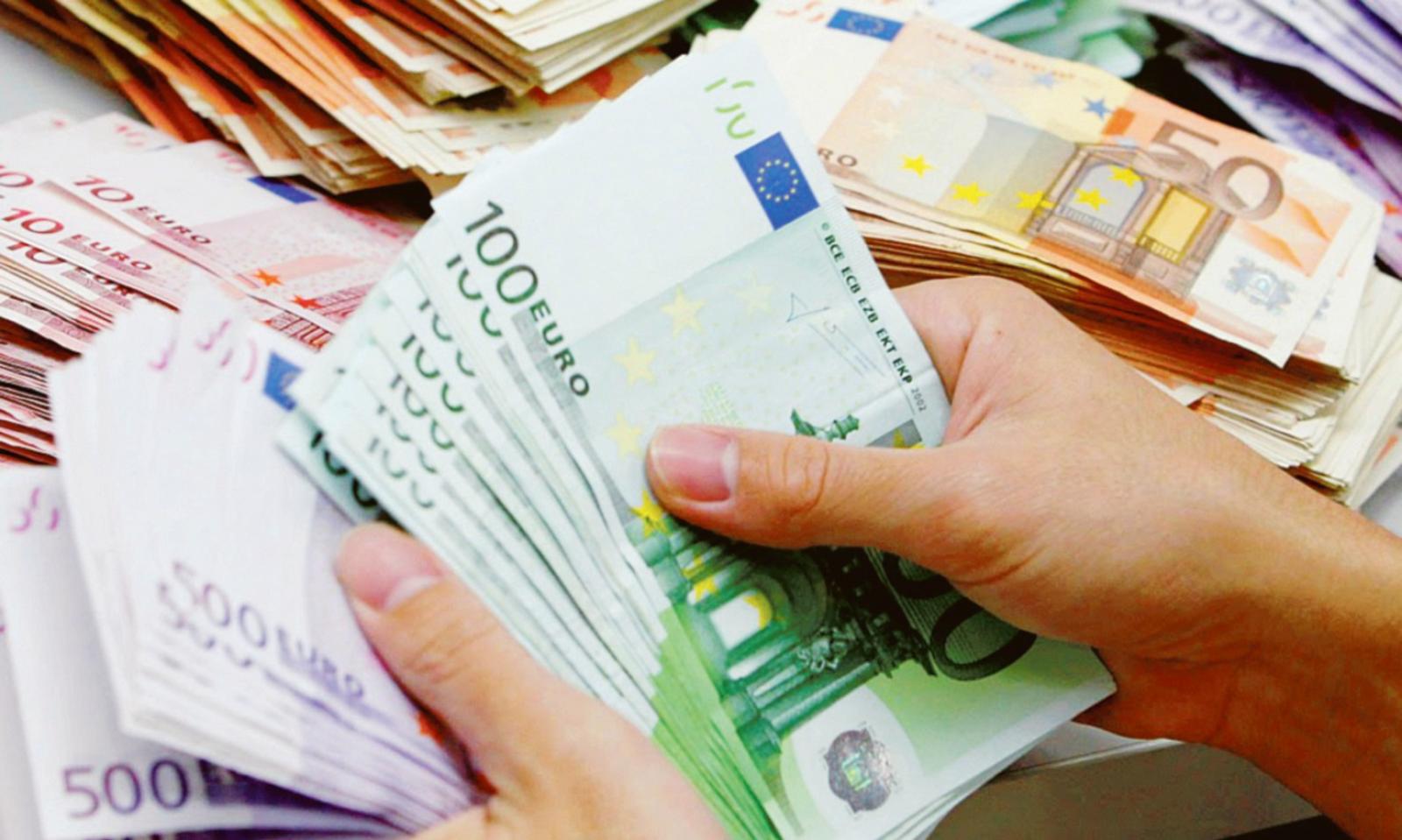 Siamo ultimi anche per gli stipendi