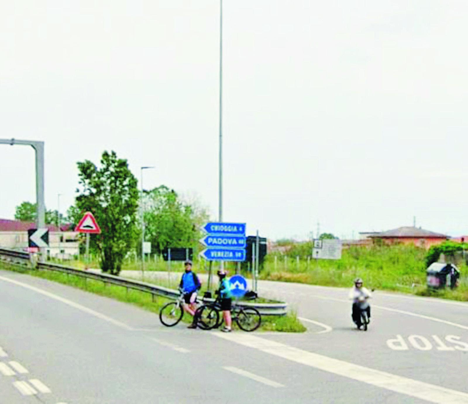 &ldquo;No&rdquo; ai tir in via Padre Venturini