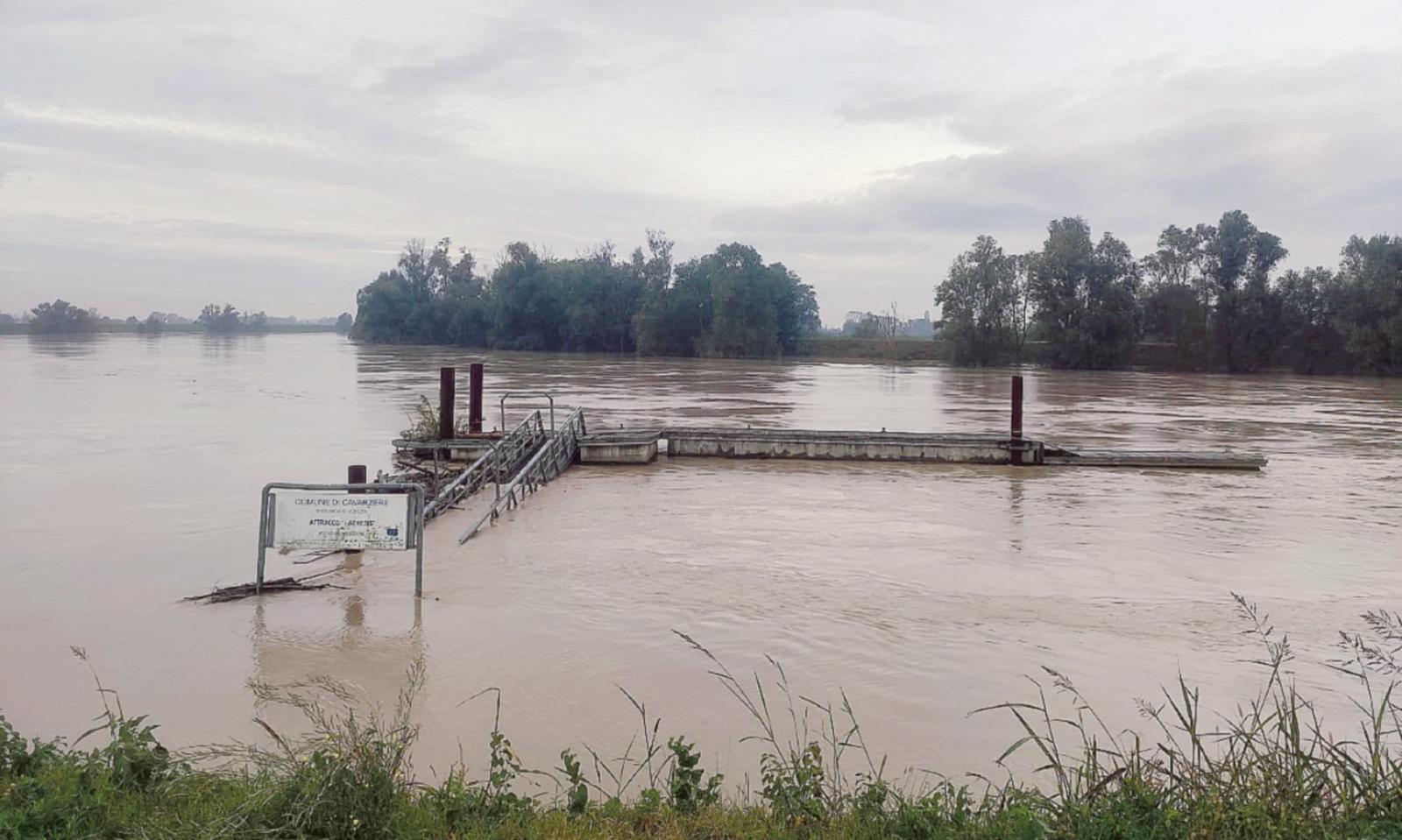 Occhi puntati sulla piena dell'Adige