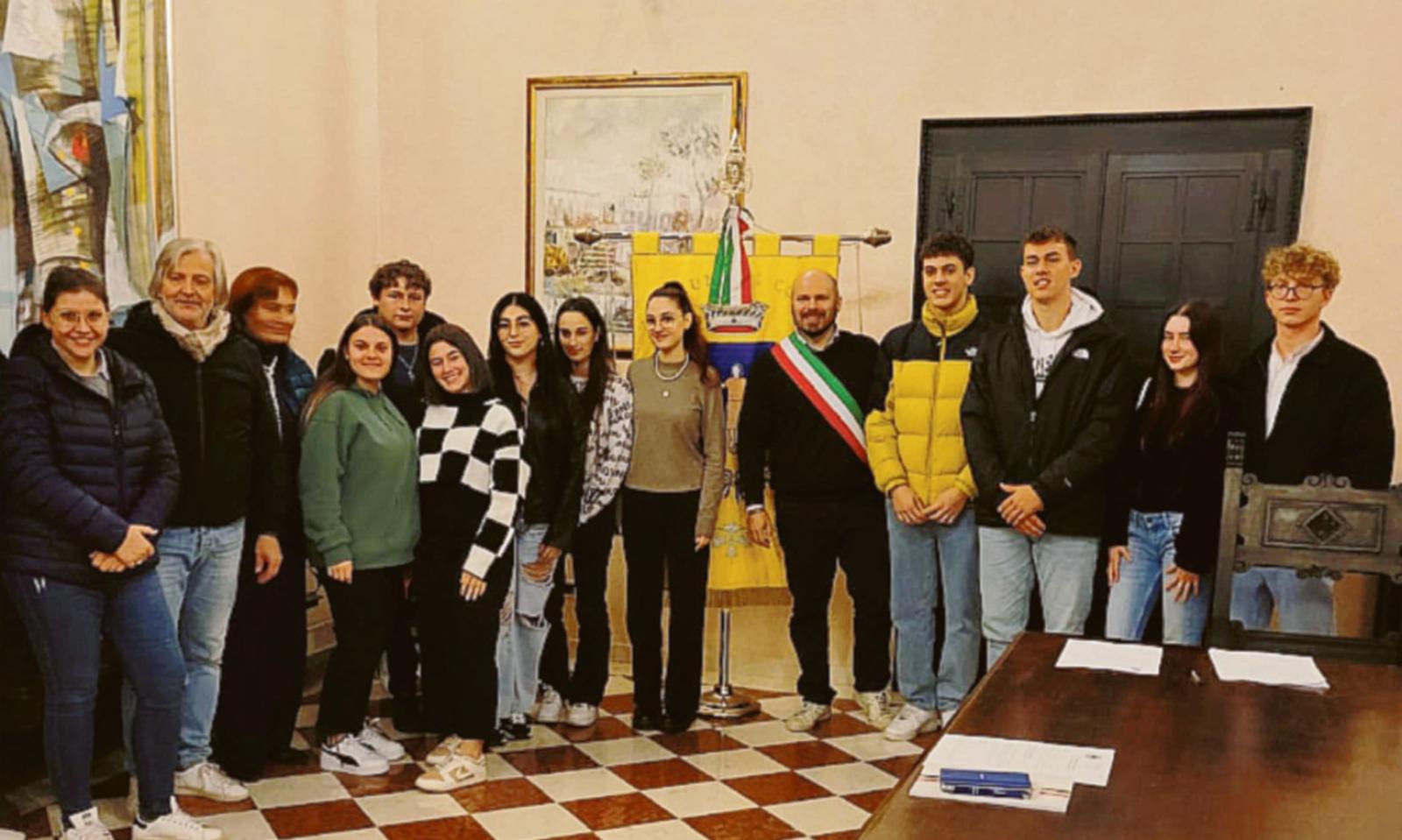 La Costituzione in dono a dieci 18enni