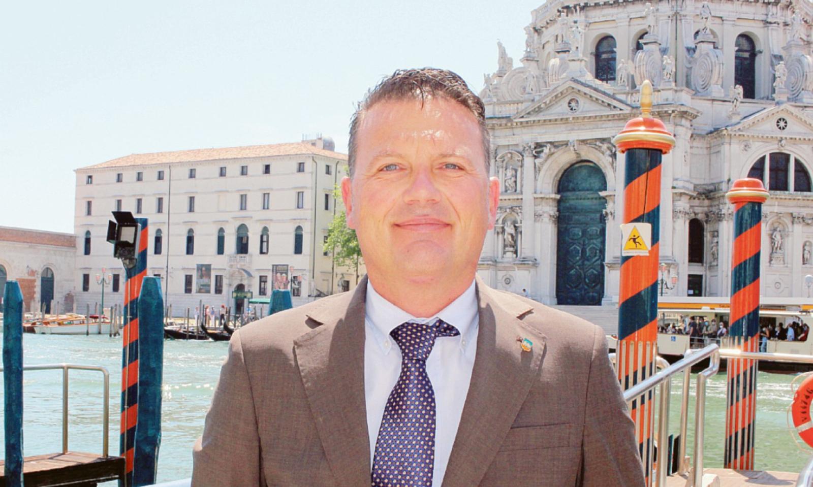 &ldquo;Conche, ora sono necessarie&rdquo;