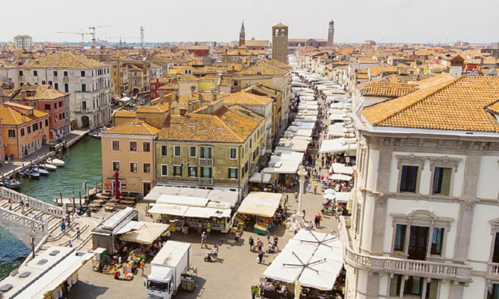 Banco pericoloso finisce fuori porta