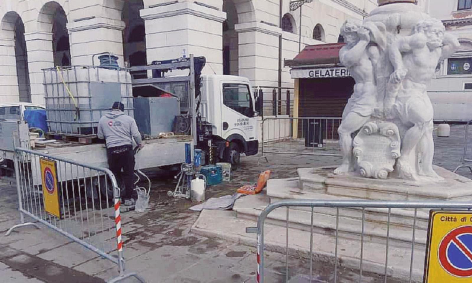 Lo Stendardo &egrave; circondato