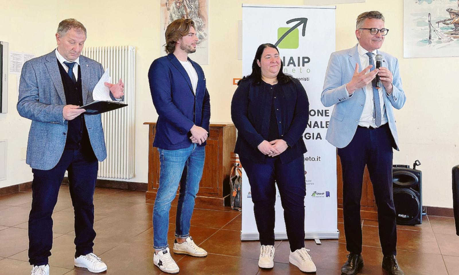 Inizia la disfida a colpi di cicchetti