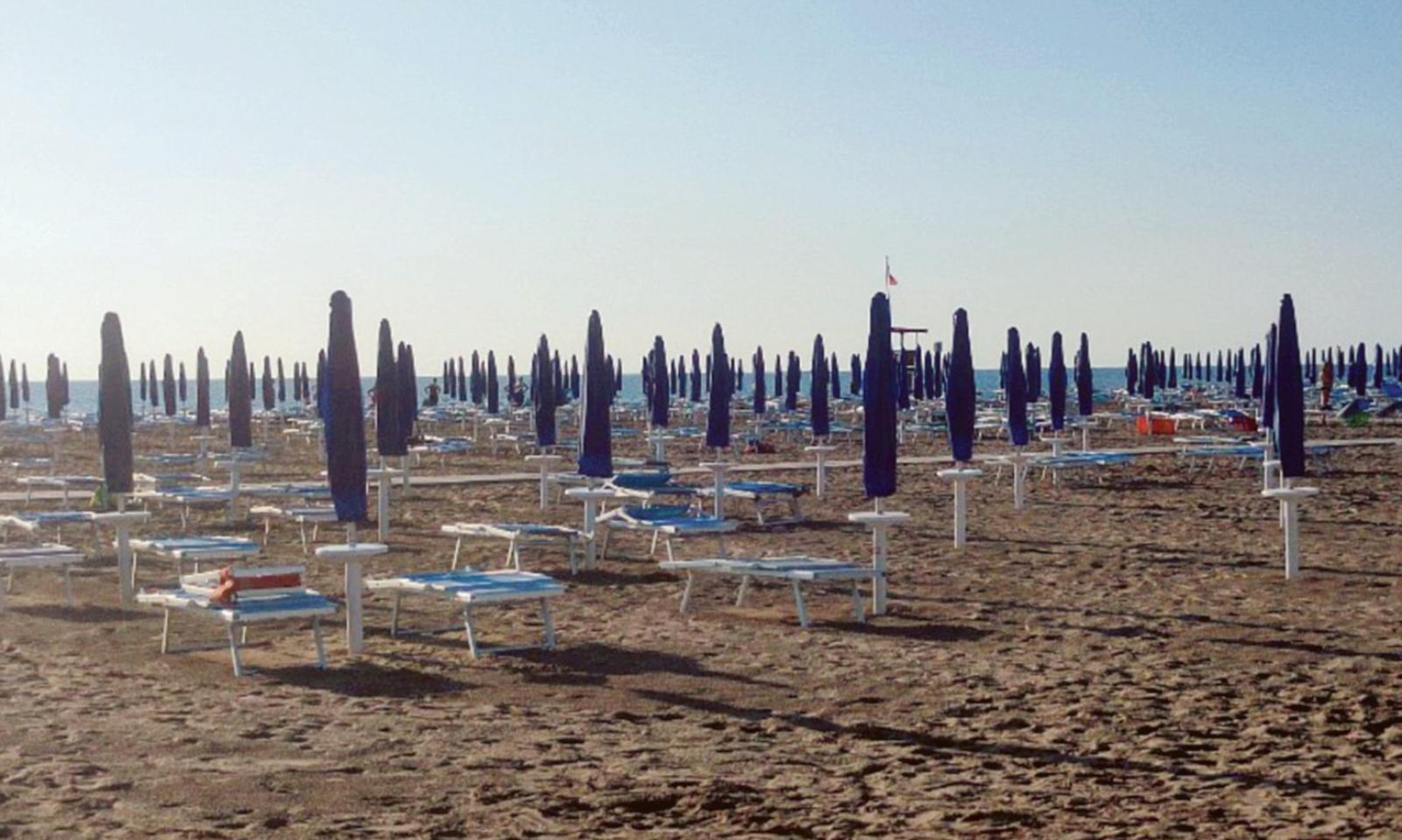 Caro ombrellone 2025:  il mare diventa un lusso