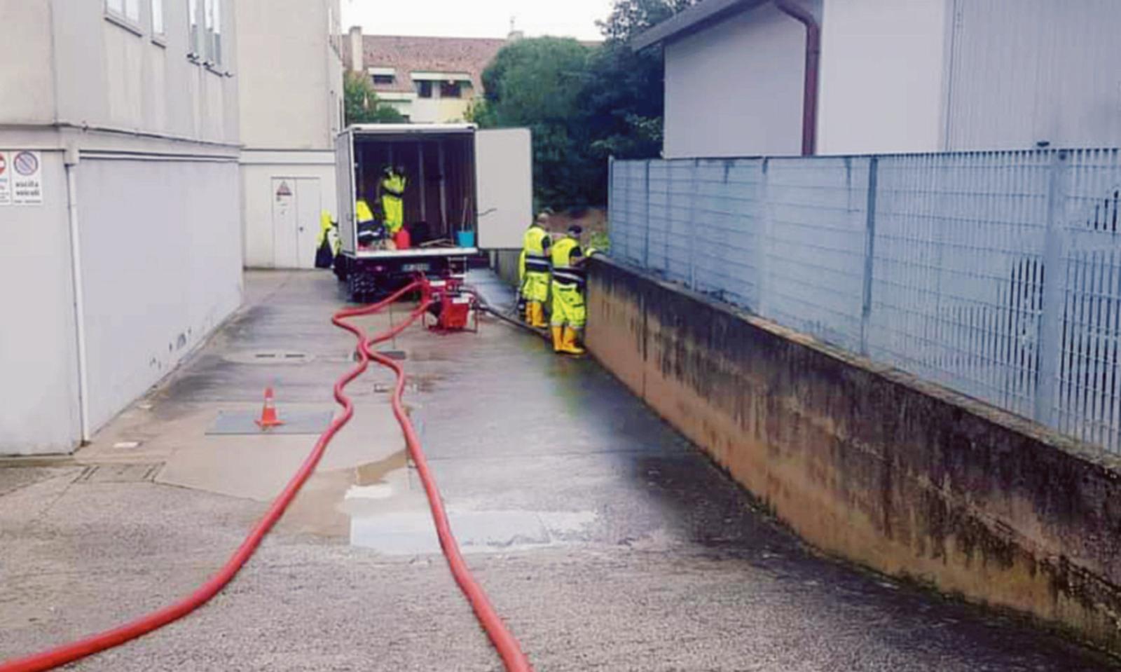 Allagamenti e spiaggia divorata