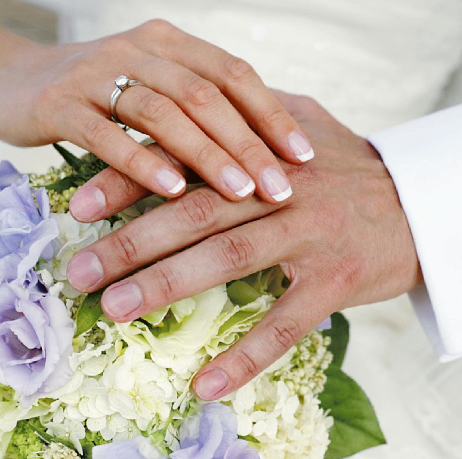 Matrimoni, approvati i prezzi per le sale