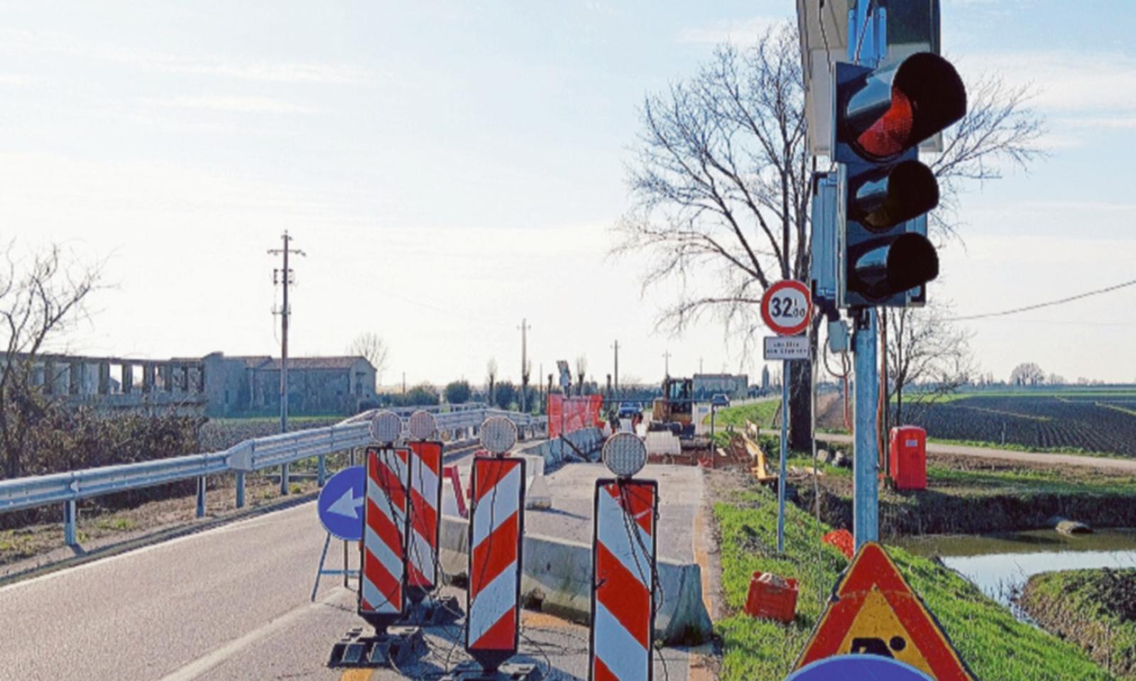 Il semaforo guarda a destra ed &egrave; pericoloso