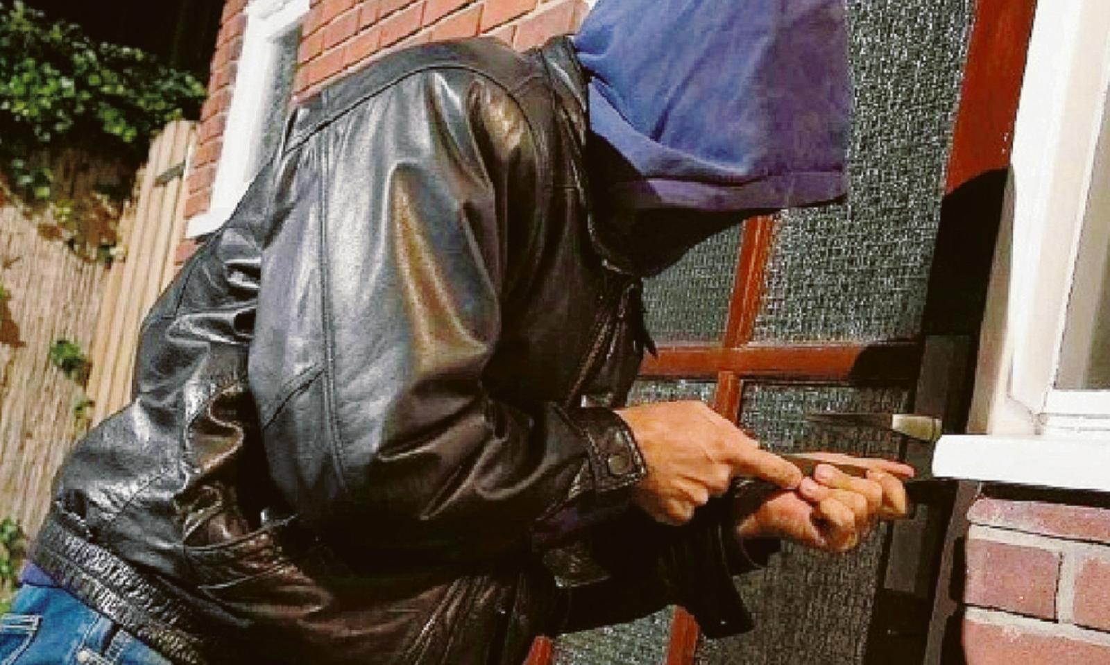 A tu per tu con i ladri in pieno centro