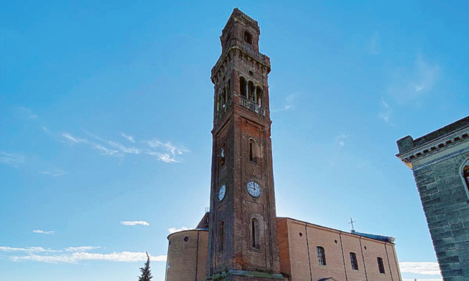 Il campanile torna sicuro e libero