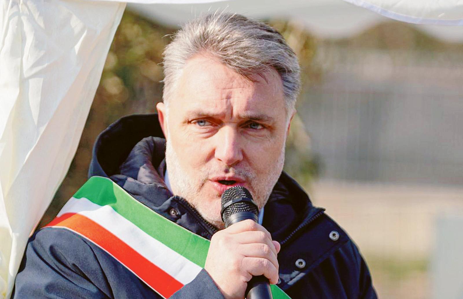 Mortale, pendolari lasciati a piedi