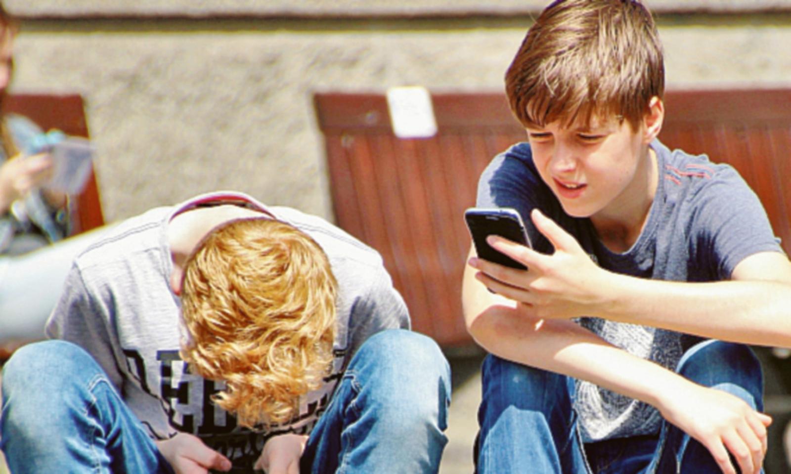 Esperti per parlare di adolescenza