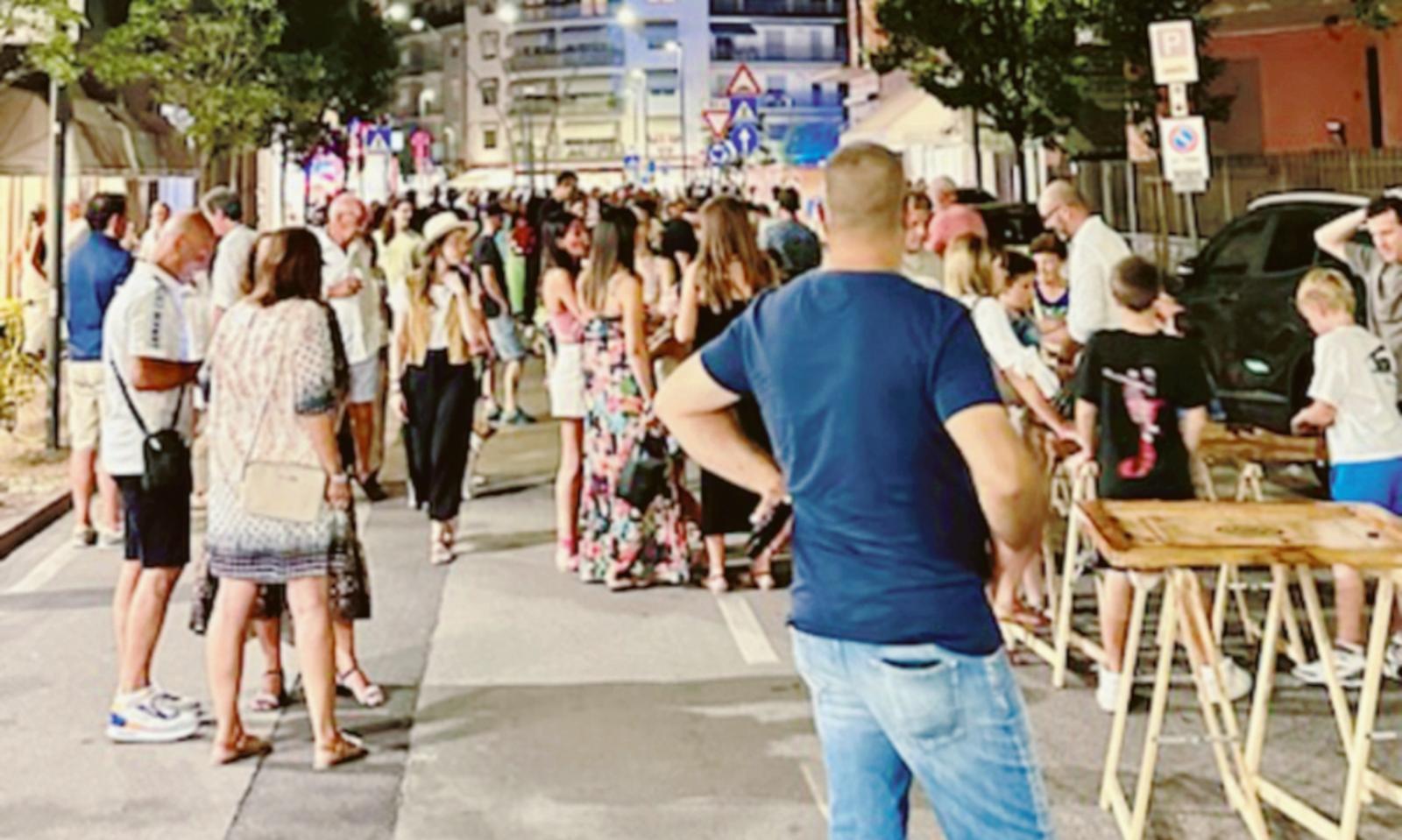 Area pedoni, ok al primo week end