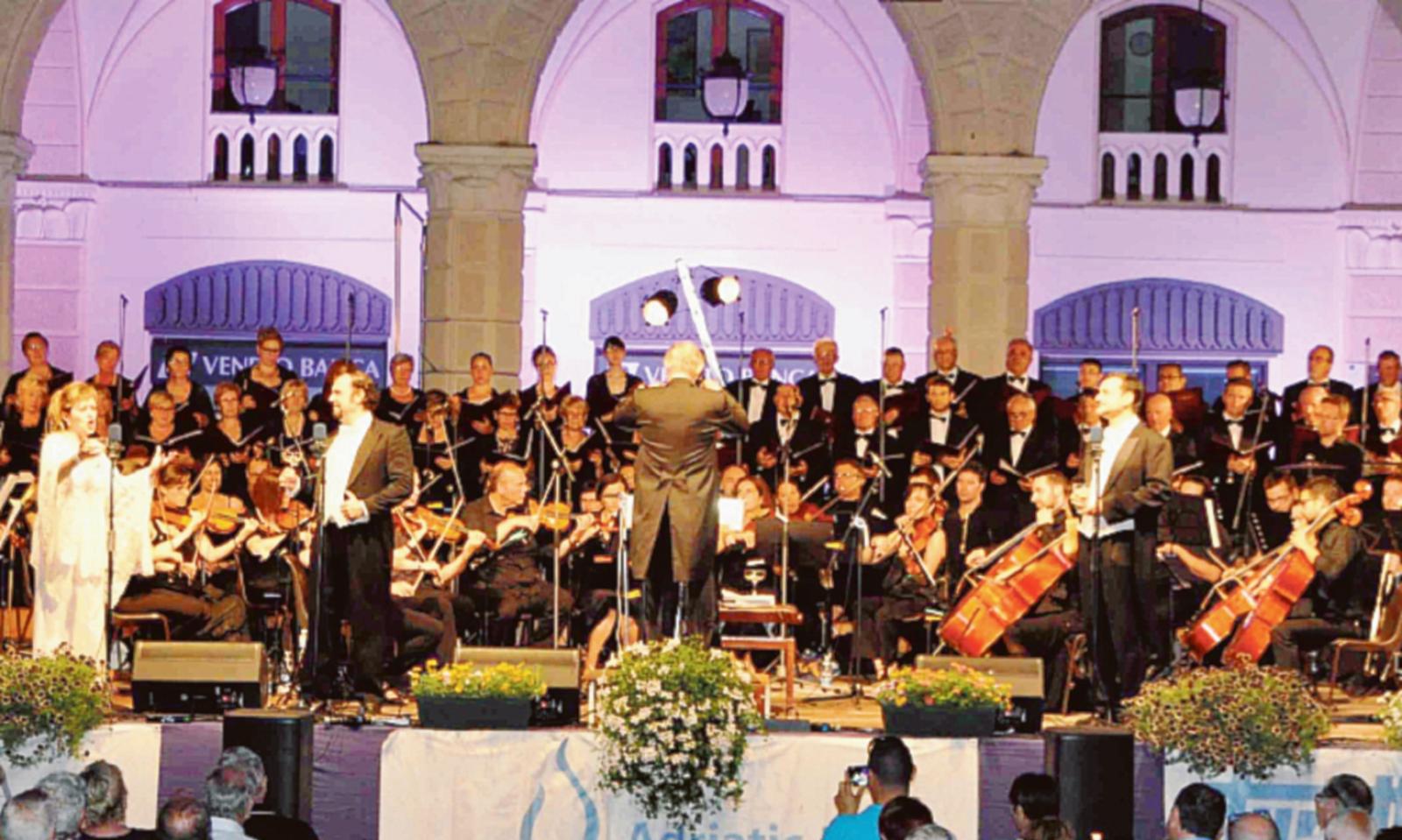 Sabato la grande lirica in piazza