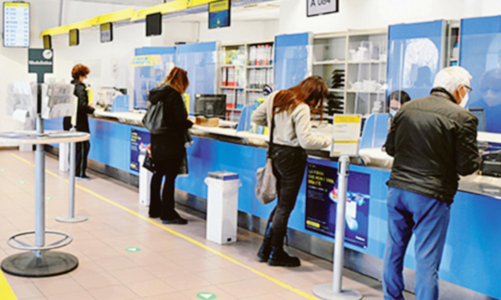 Pensioni di aprile in pagamento da domani 1&deg; aprile negli uffici postali