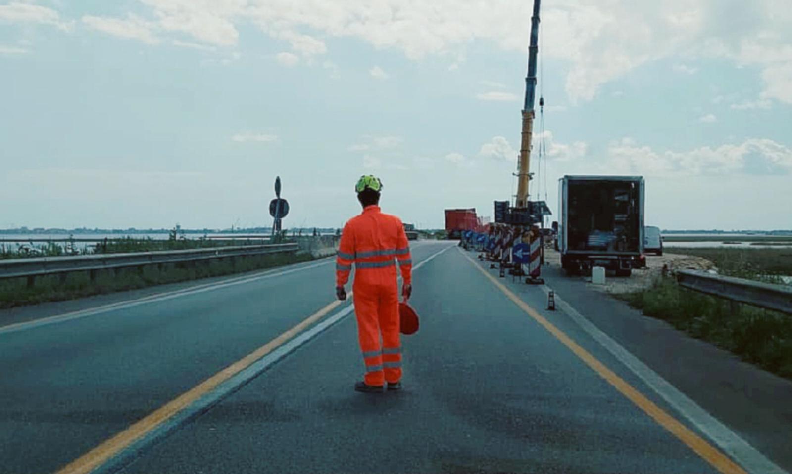 &ldquo;Operaio ferito per i &lsquo;no&rsquo; altrui&rdquo;