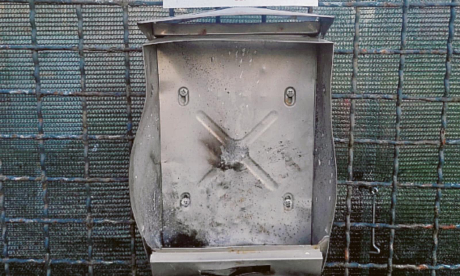 Avis sotto attacco: &ldquo;Un gesto vile&rdquo;