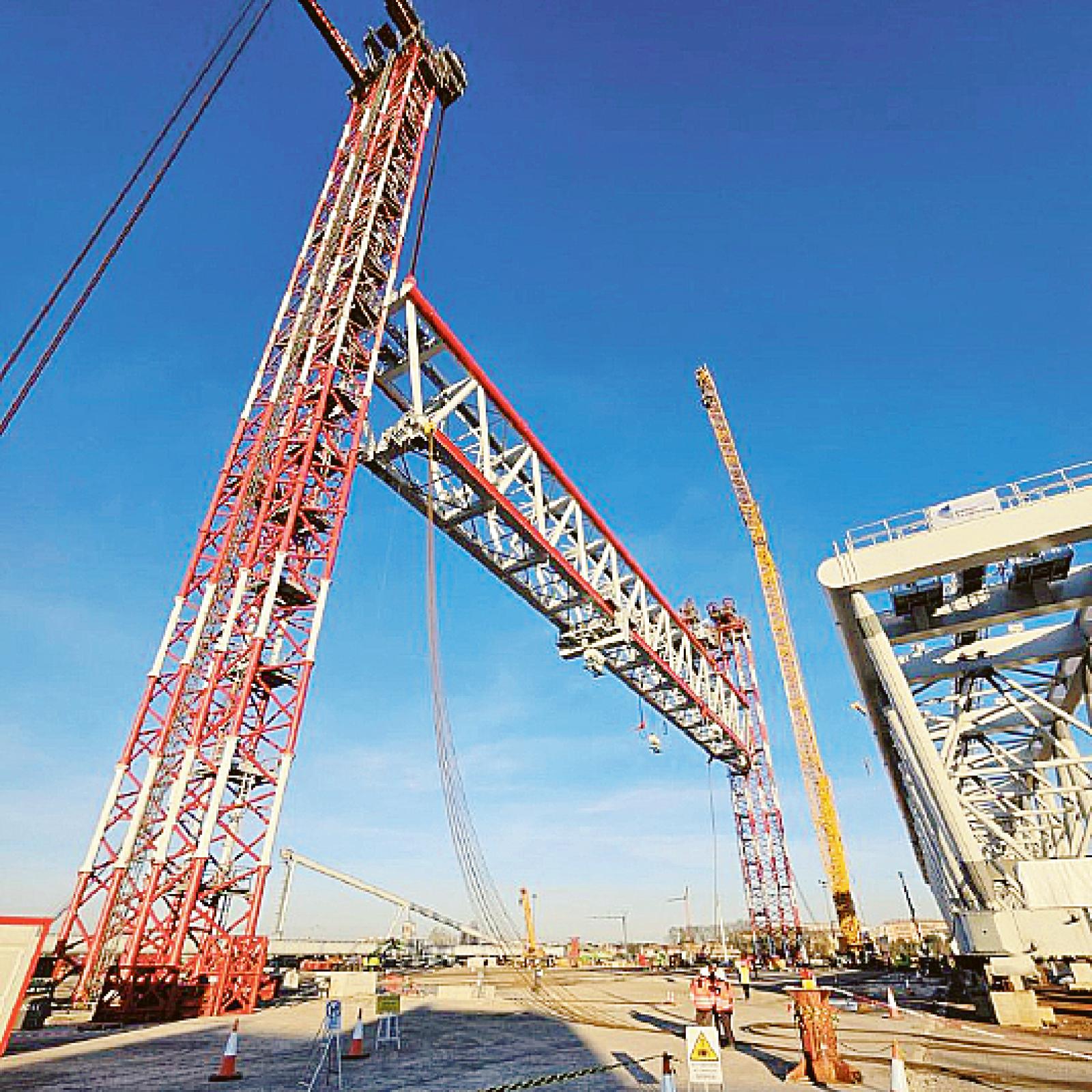 Fincantieri guarda al futuro con le super gru