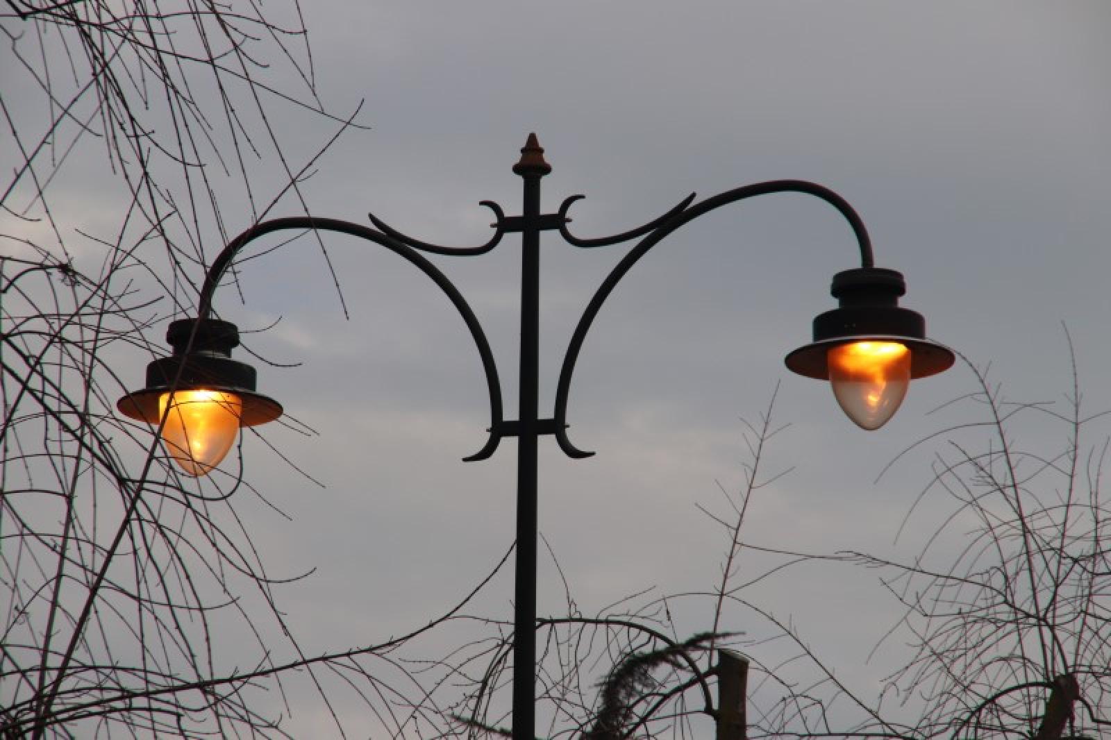 Luci, pi&ugrave; risparmio con i lavori agli impianti