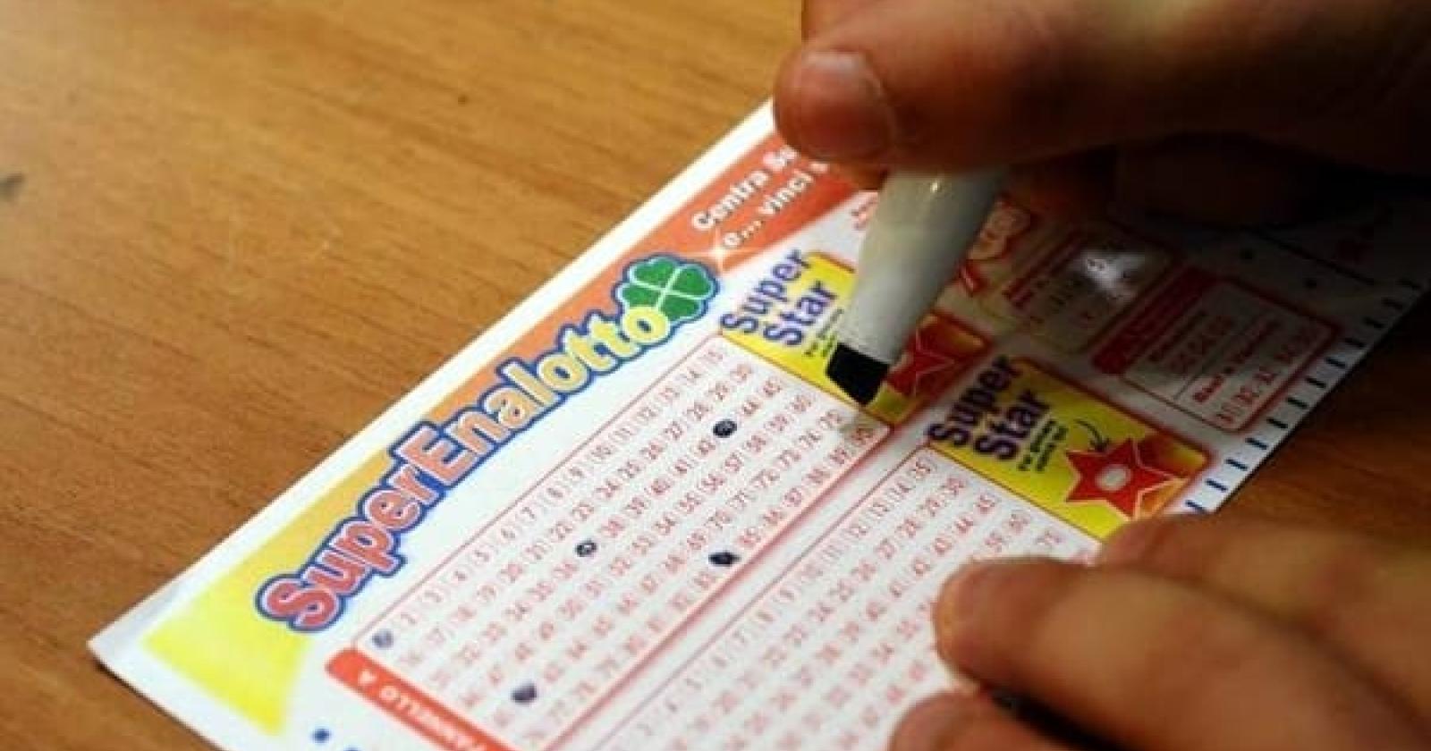 Indovina cinque numeri e vince 11mila euro