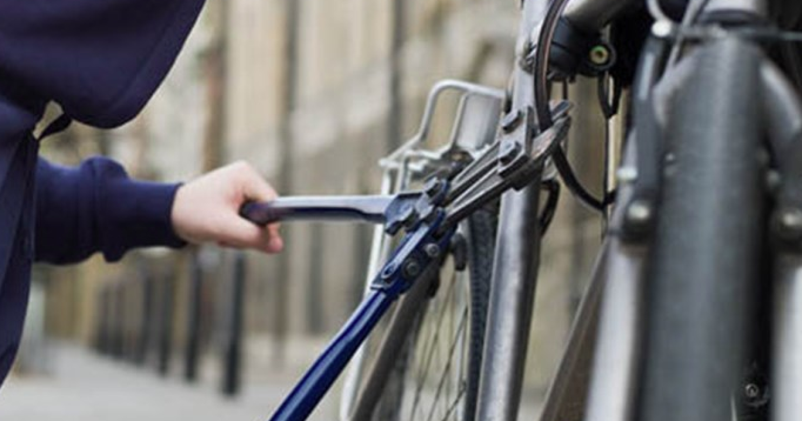 Rubano le bici elettriche sul lungomare