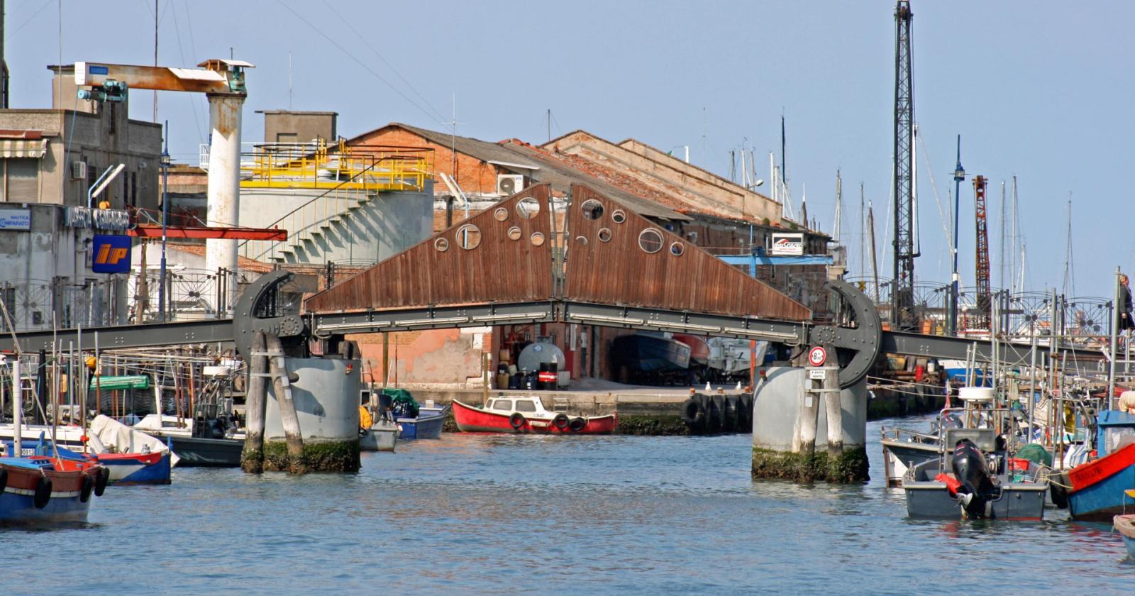 Ponte sul canal Lombardo da settembre via ai lavori