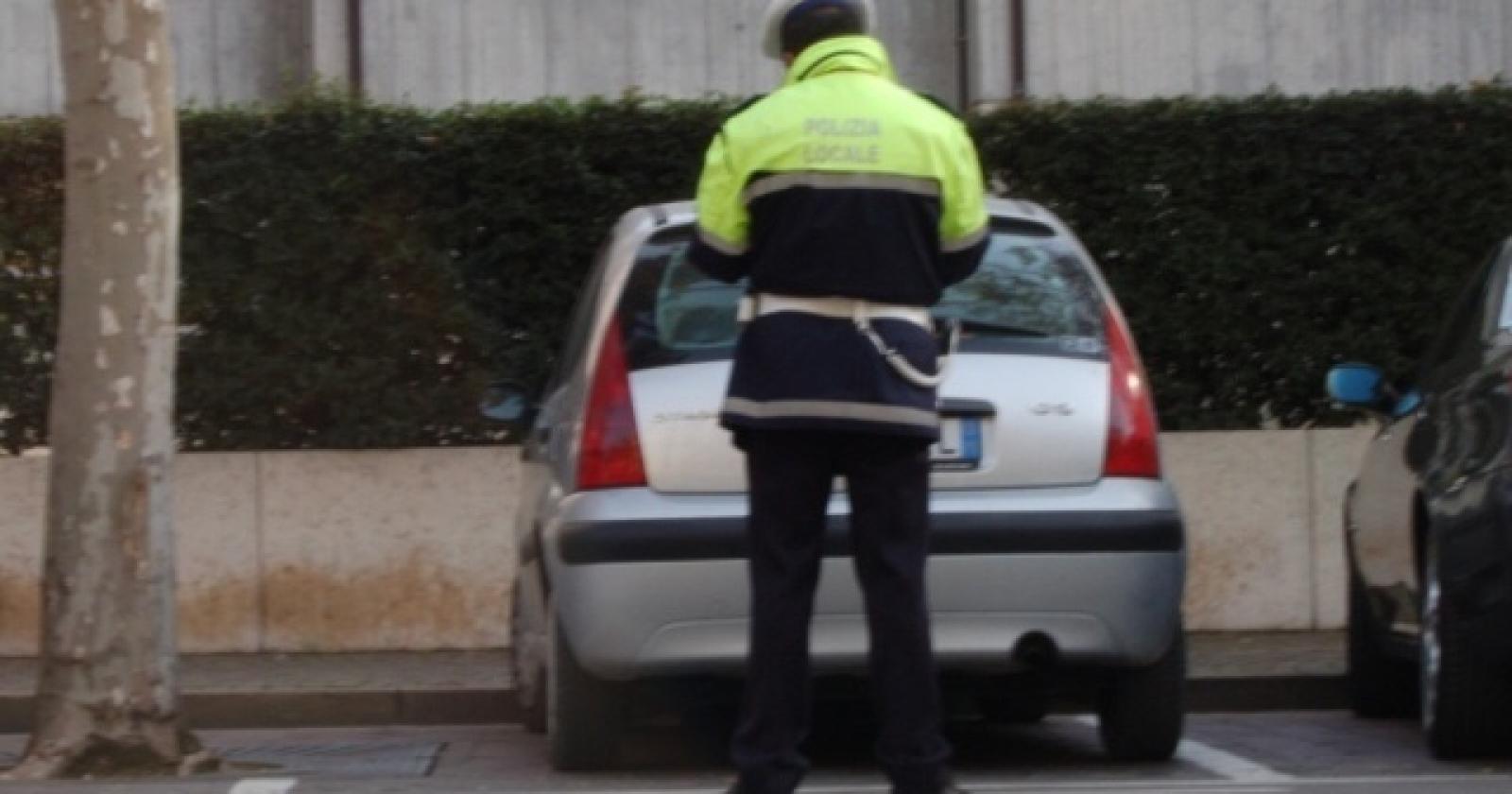 Pioggia di multe al parcheggio del Mercato ittico