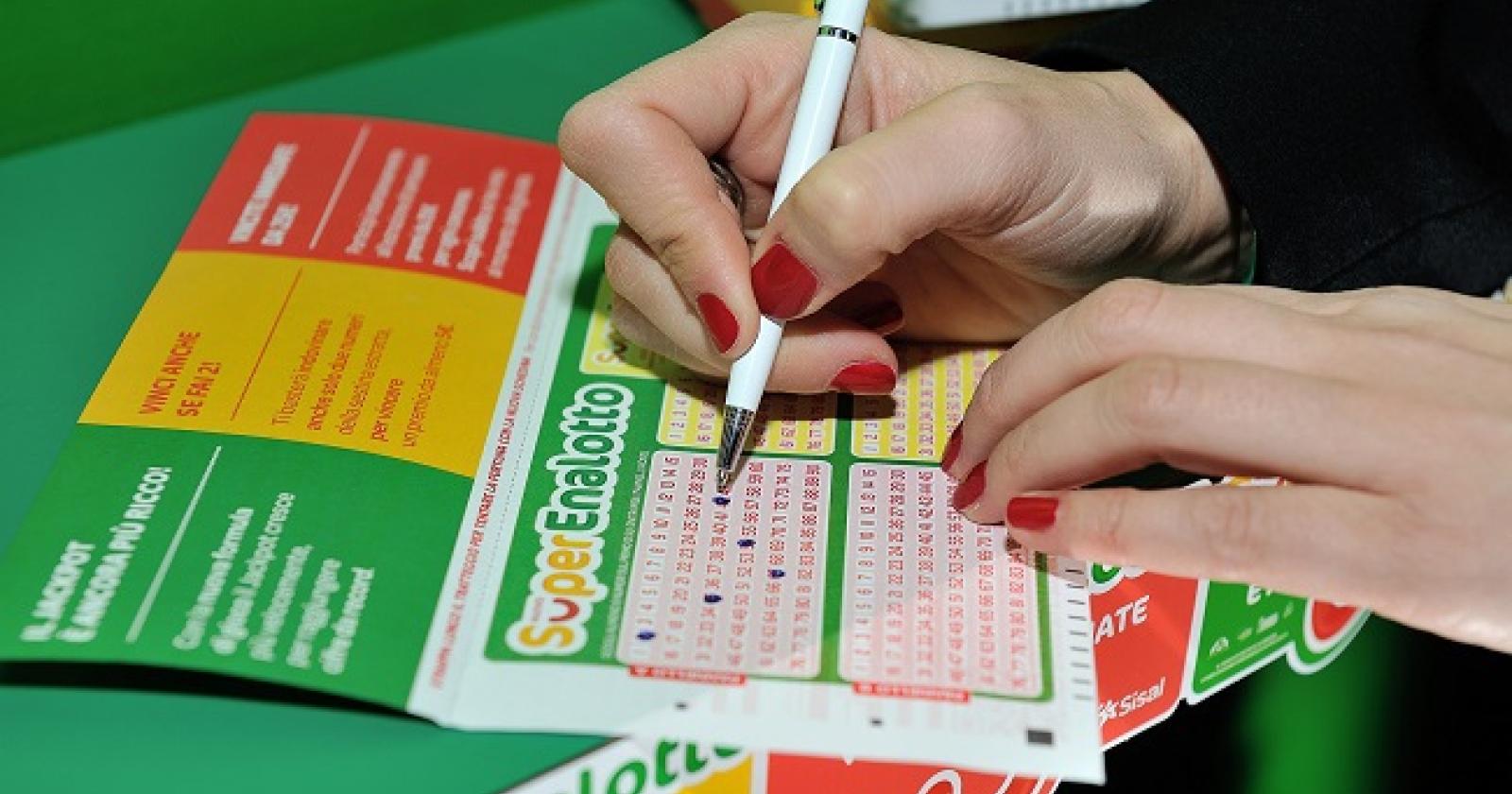 Rovigo sbanca il Superenalotto: 6 da 85 milioni di euro