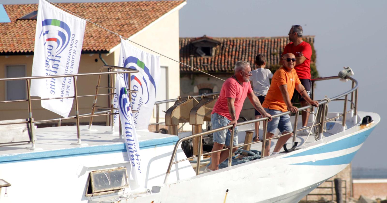 Pesca: deroga per le vongole e ok al nuovo Contratto nazionale