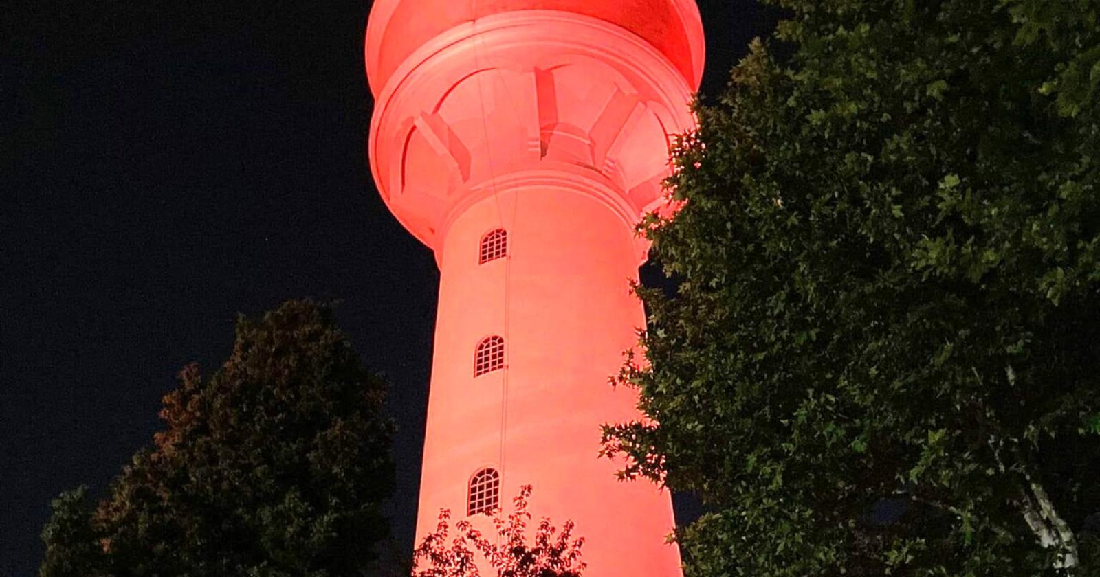 La Torre dell'acquedotto di Marghera illuminata