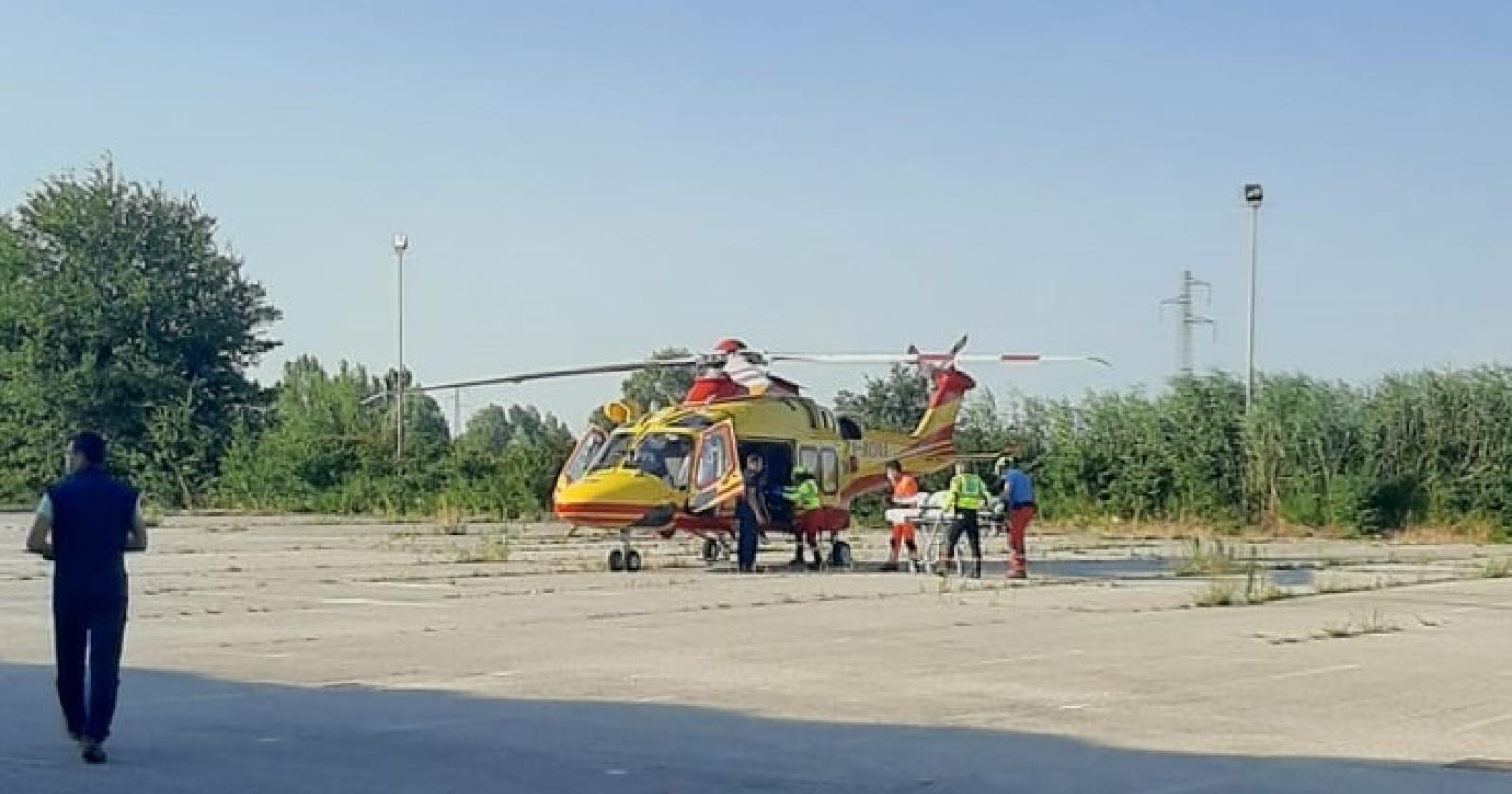 Tremendo schianto in autostrada, arriva l'elisoccorso, coinvolta una famiglia