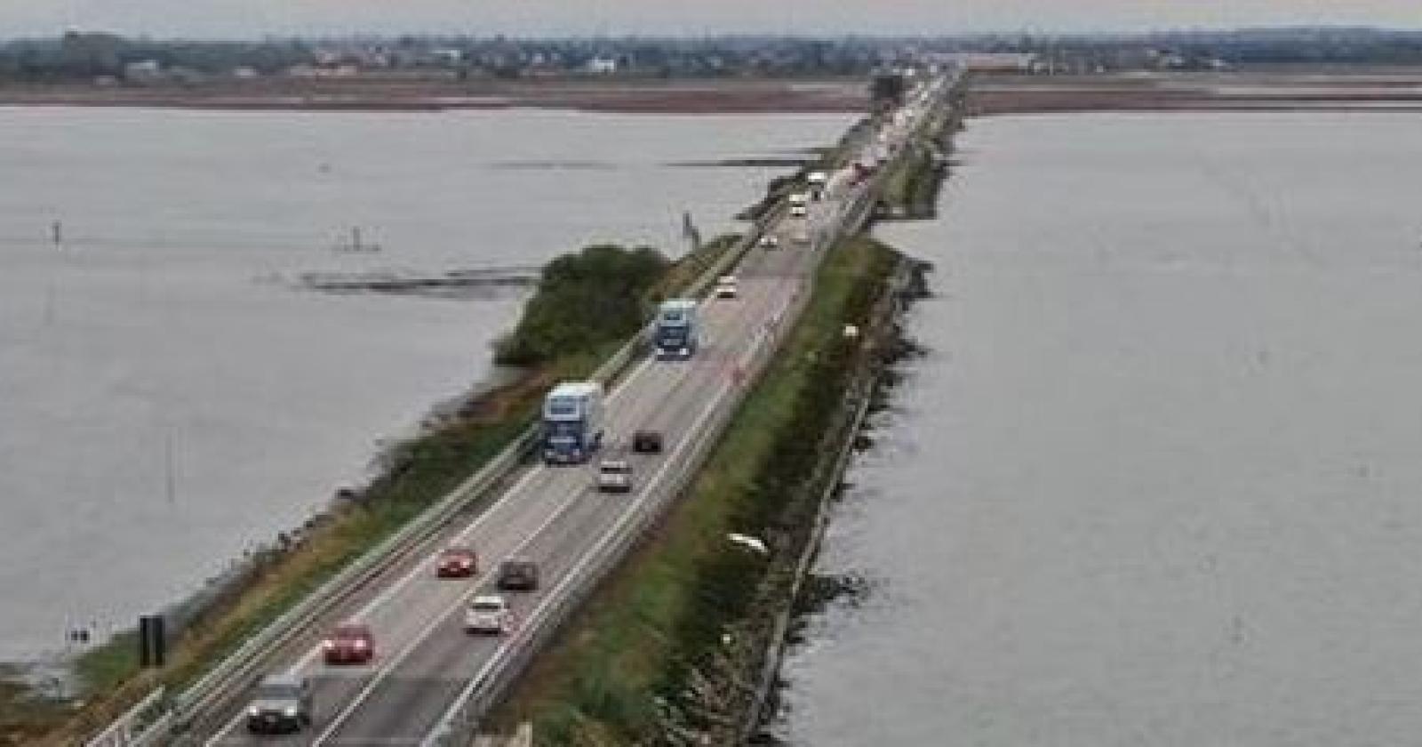Ponte translagunare nel caos