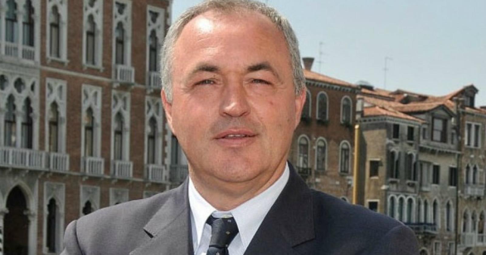 Accuse di parentopoli cotinua il botta e risposta