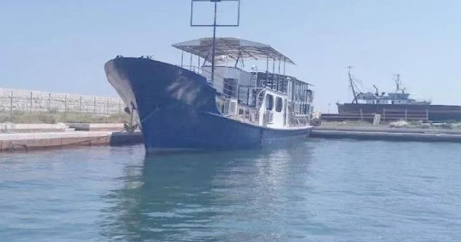 La barca "solidale" preda dei vandali