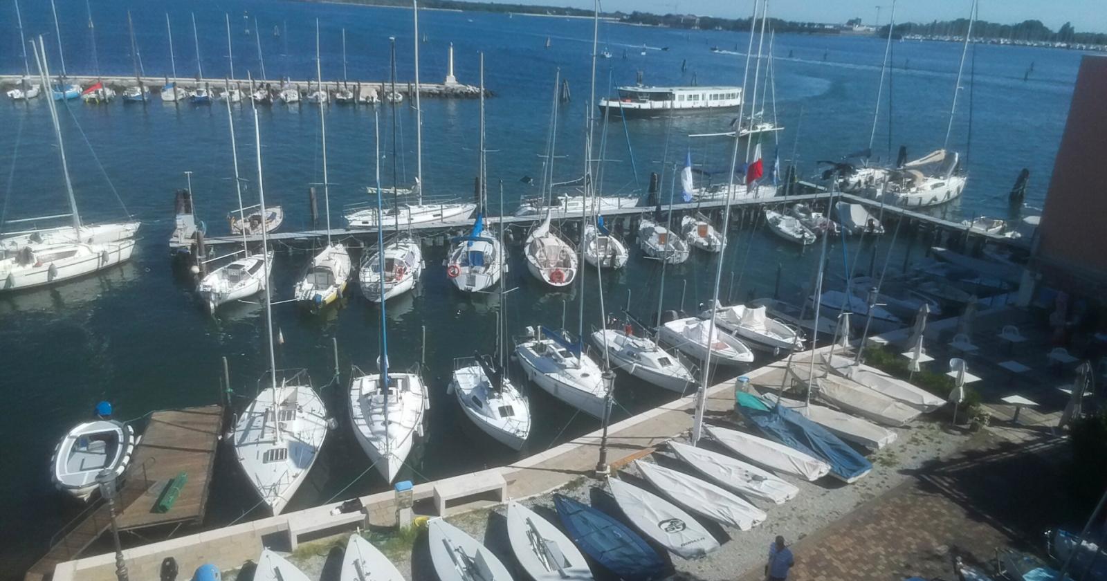 Anziano trovato morto in acqua