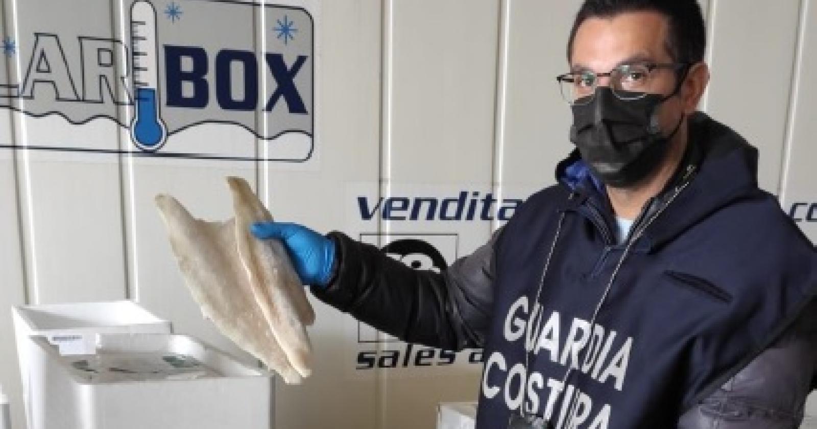 50 chili di pesce non tracciato: 3.500 euro di multa