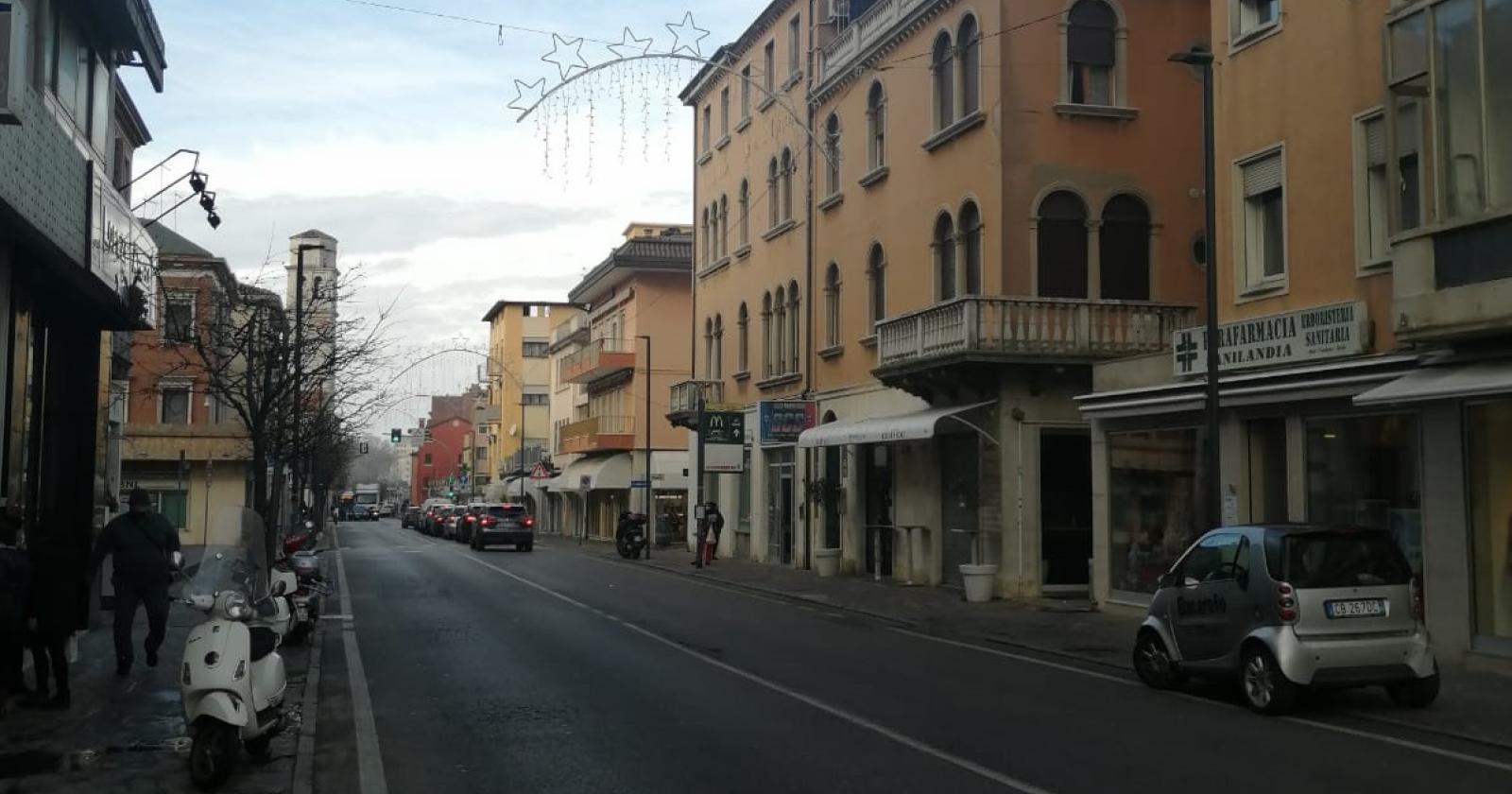 Da lunedì i lavori al marciapiede di viale Veneto