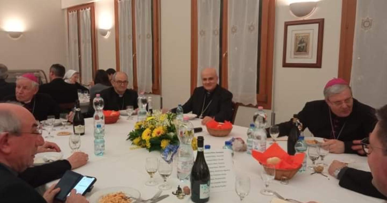 "Aspettiamo presto il vescovo Dianin all'asta del pesce"