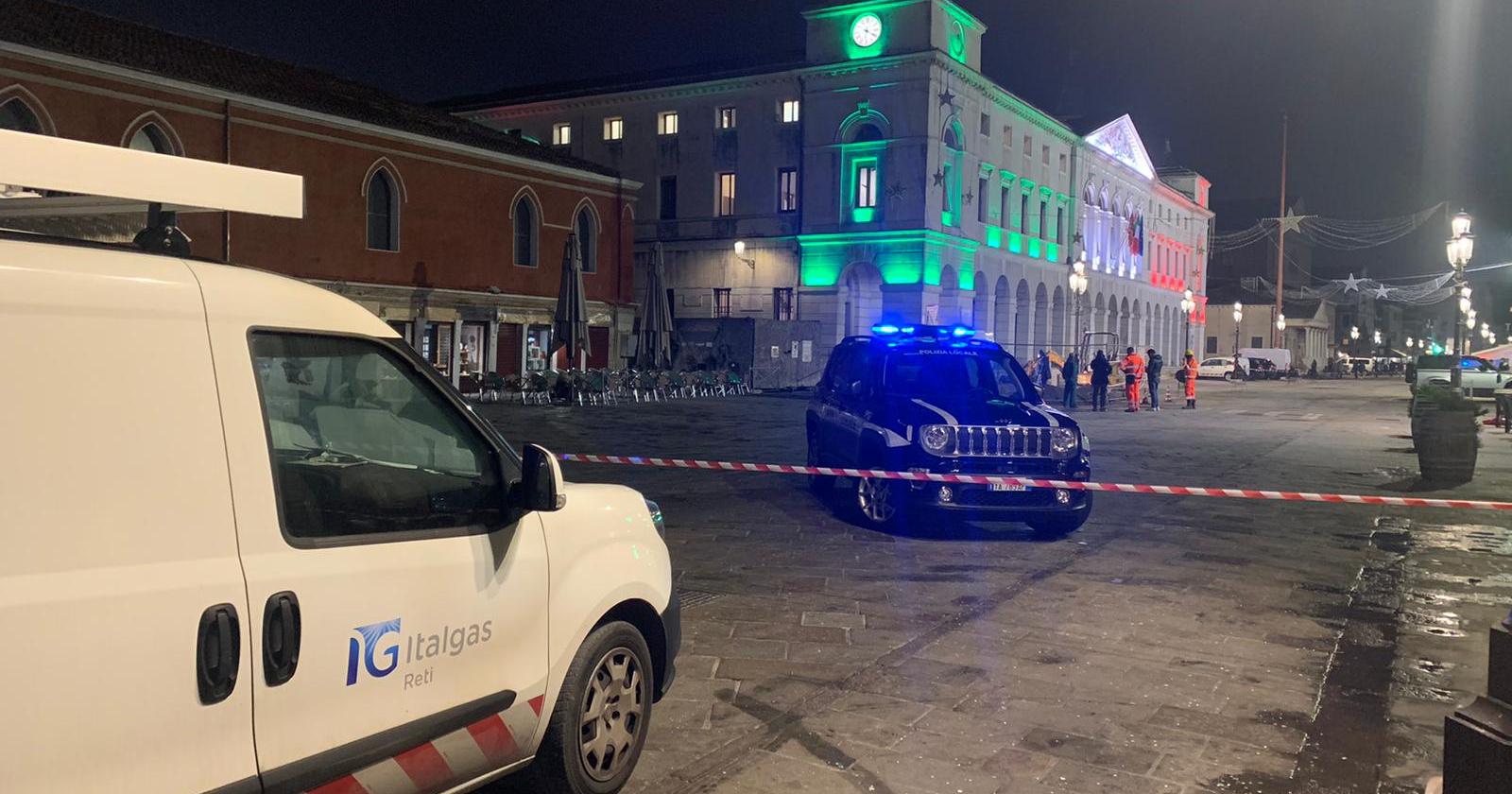 Fuga di gas, Corso del Popolo chiuso davanti al Comune